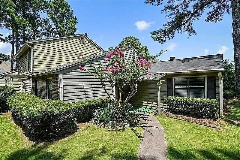 76 Sandalwood Cir