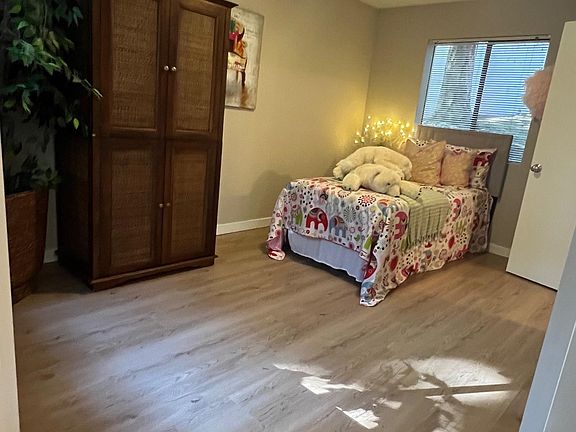4th image of 10513 NE 32nd Pl APT H106