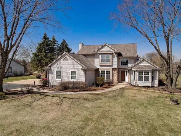 7376 Ireland DRIVE, Hartford, WI 53027