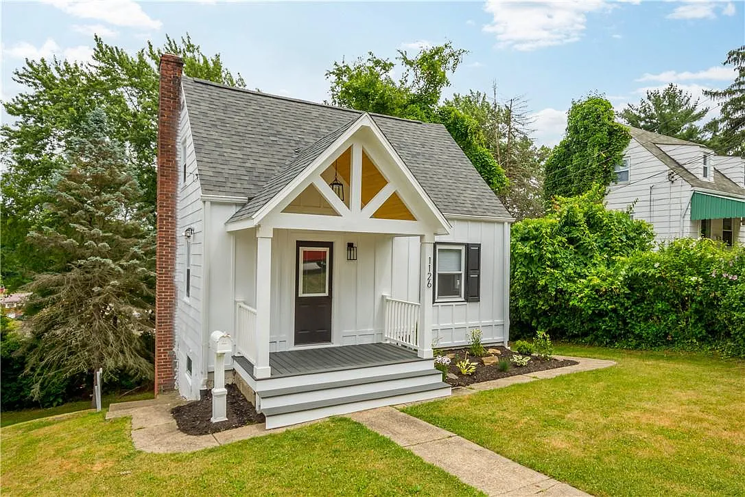 1126 Cloverfield Dr photo 1