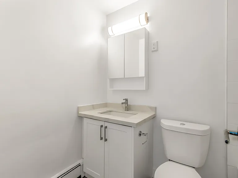 20 Graydon Hall Dr — Photo 41