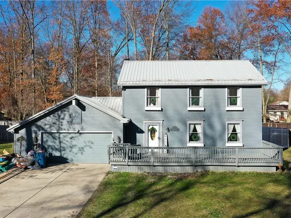259 Greenbriar Dr, Cortland, OH 44410