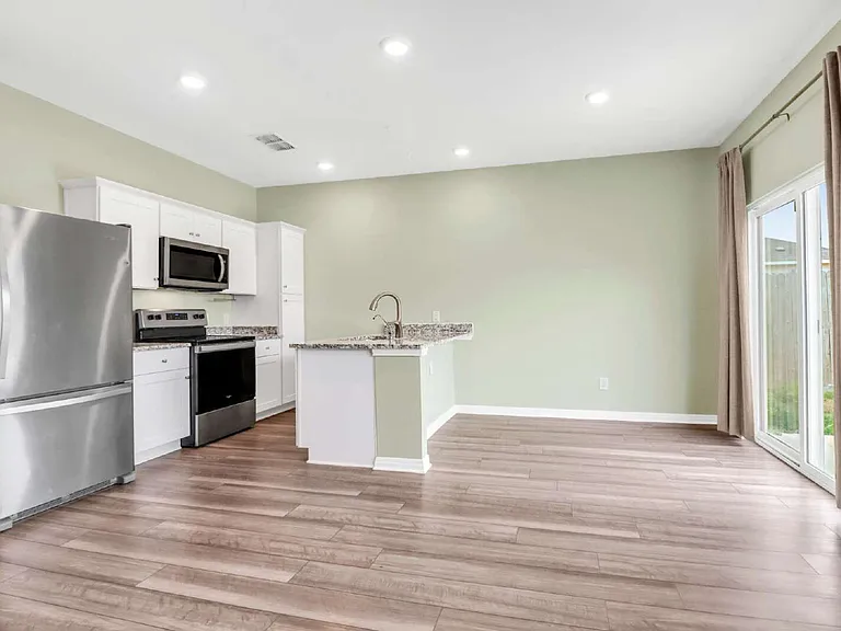 7723 Fern Holw — Photo 7