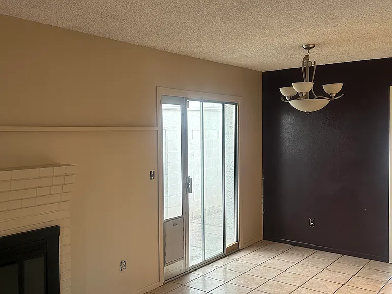 Real Fireplace and Dining Room

More photos to follow