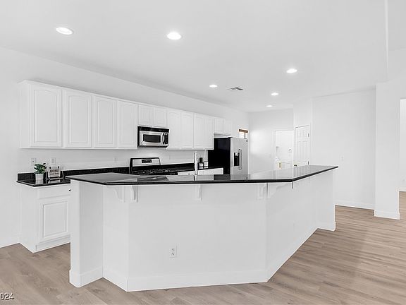 5th image of 1013 Kevin Baker Ave