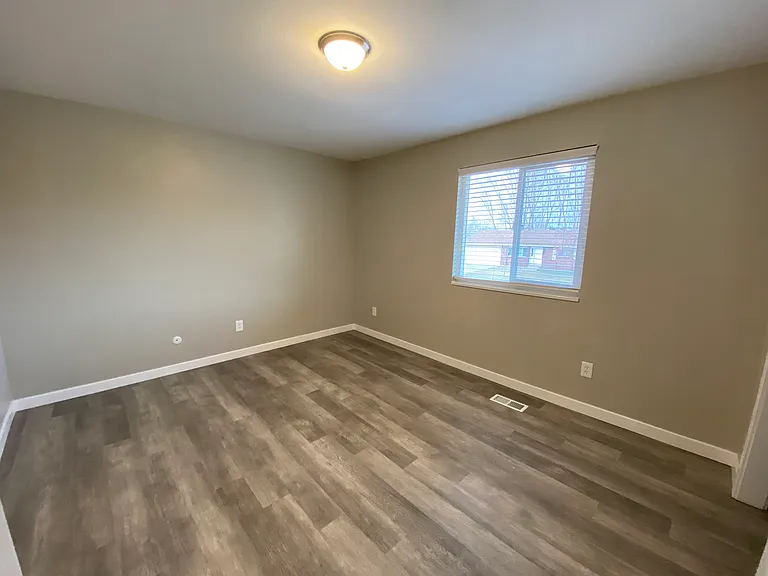 373 Lakewood Dr — Photo 13
