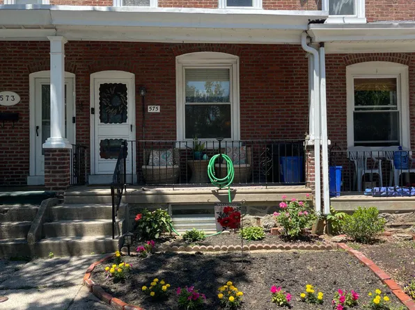 575 Conarroe St, Philadelphia, PA 19128