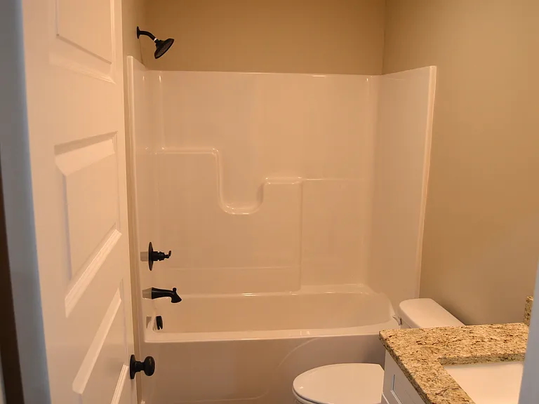 620 W Bell St — Photo 10