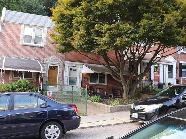 317 W Salaignac St — Photo 26