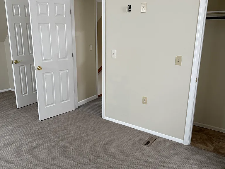 97 Locust Park — Photo 14