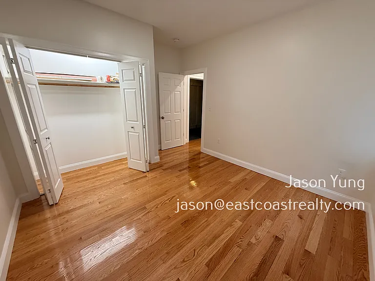 25 Queensberry St #12 — Photo 5