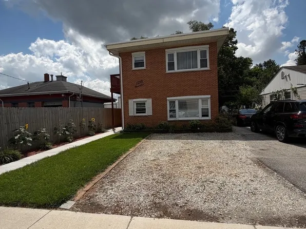 1995 Howard St #1R, Des Plaines, IL 60018