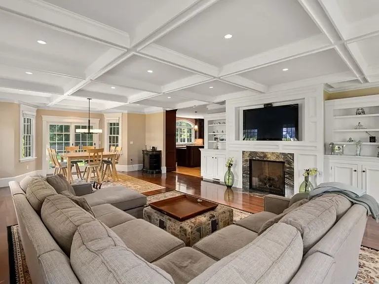 60 Forest Ave — Photo 11