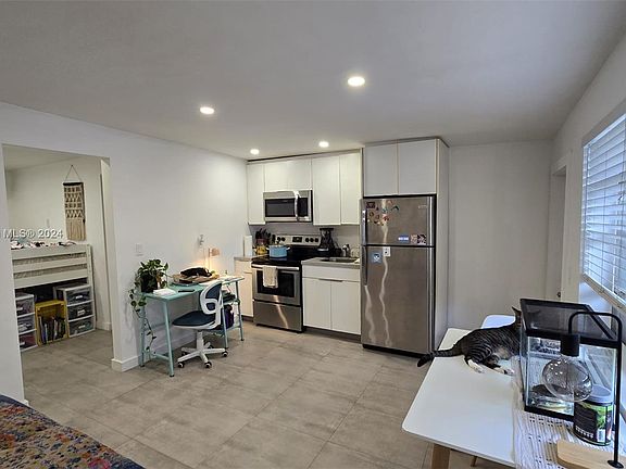 2nd image of 345 Michigan Ave APT 23