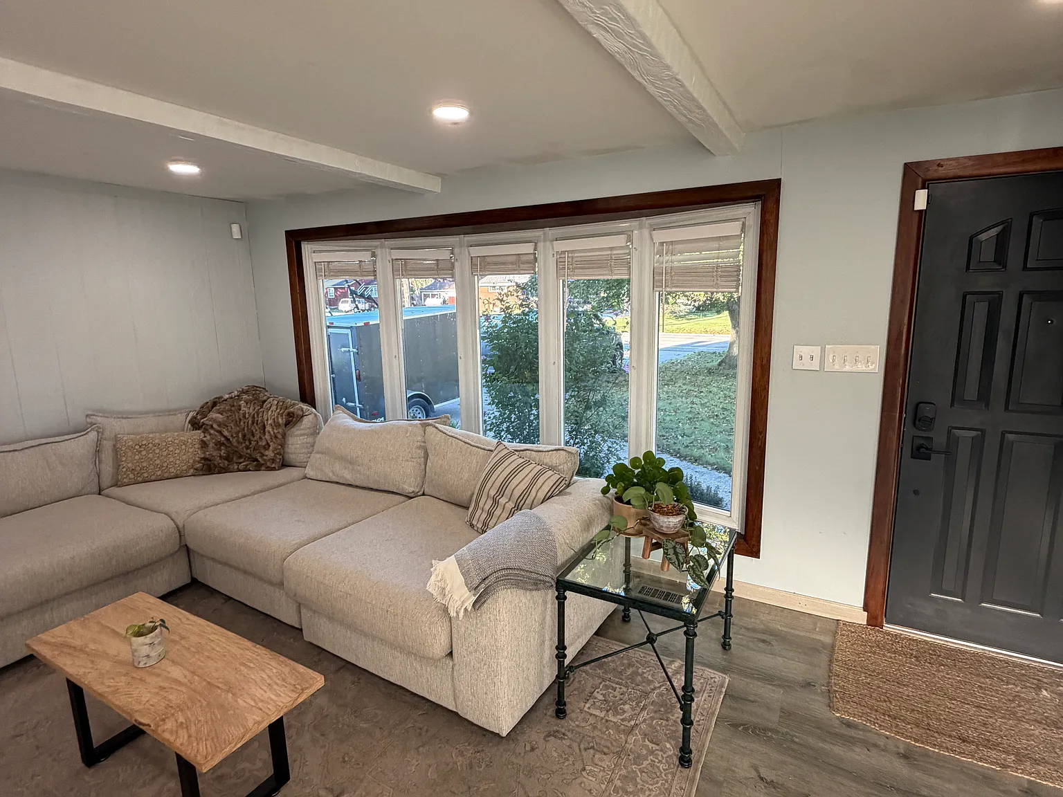 3 bed, 1092 sqft, $2,450 — Photo 1