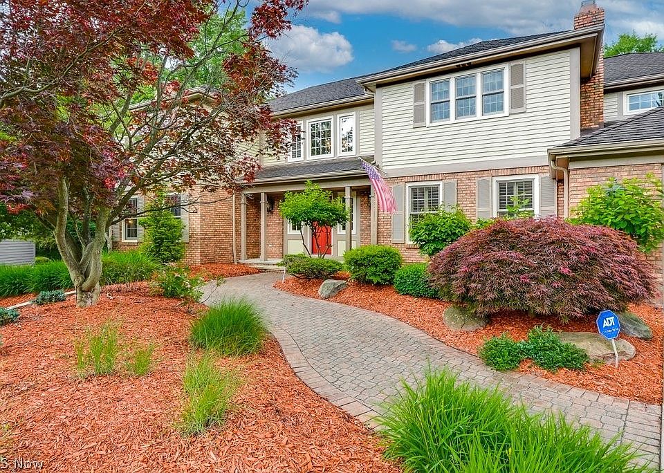 1st image of 32510 Wintergreen Dr