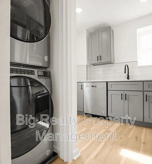 228 Bridge St #2 — Photo 7