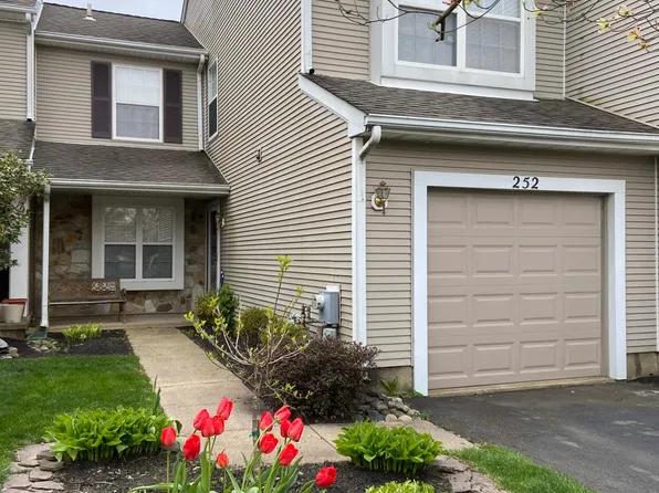 252 Sequoia Dr, Newtown, PA 18940