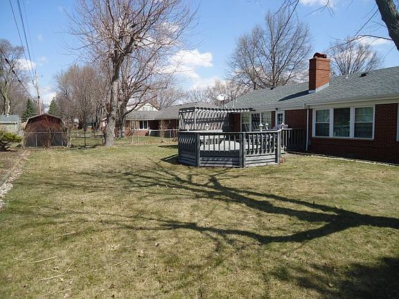 3rd image of 600 Lincolnshire Ln