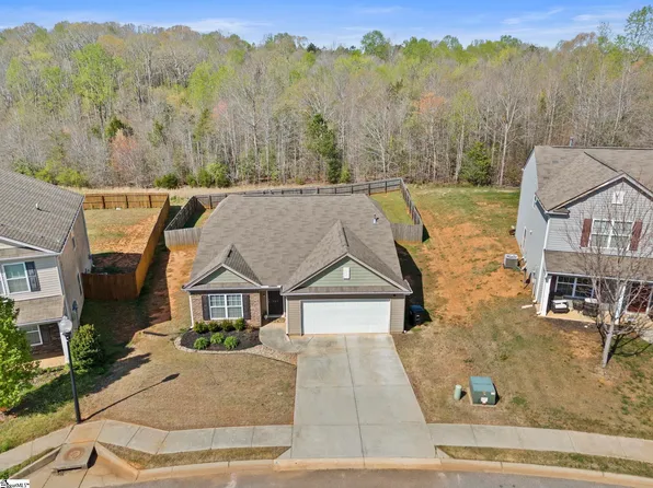 727 Streamside Dr, Piedmont, SC 29673