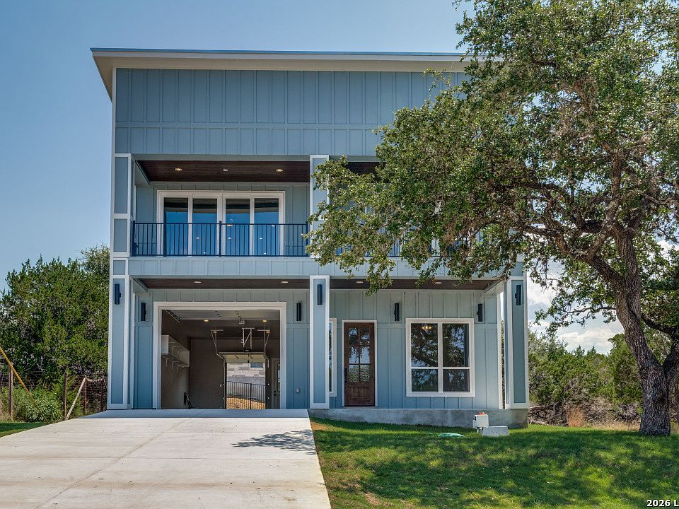 1st image of 748 RIVIERA DR