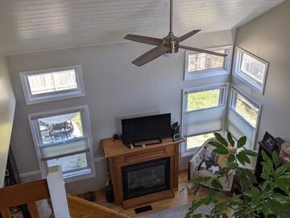 3rd image of 30 Jaipur Ln
