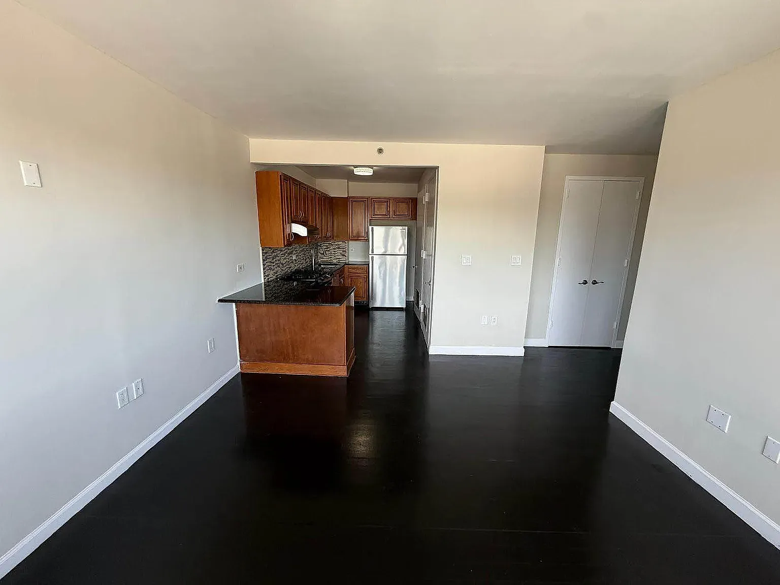 61 Village Road North — Photo 3