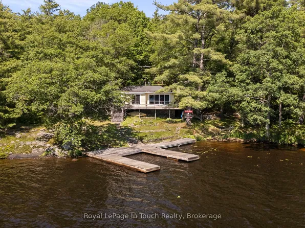2910 Maclean Lake North Shore Rd, Severn, ON L0K 1E0