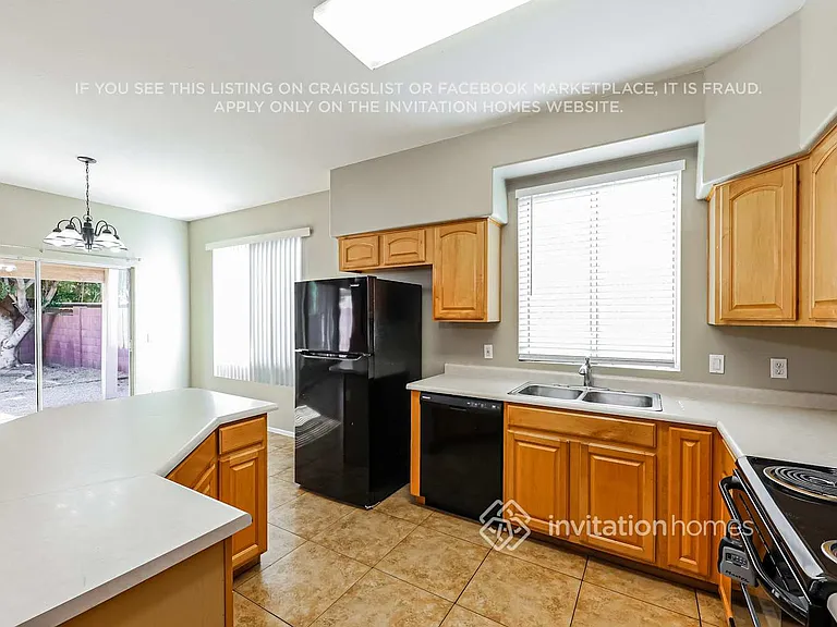 606 W McRae Dr — Photo 10