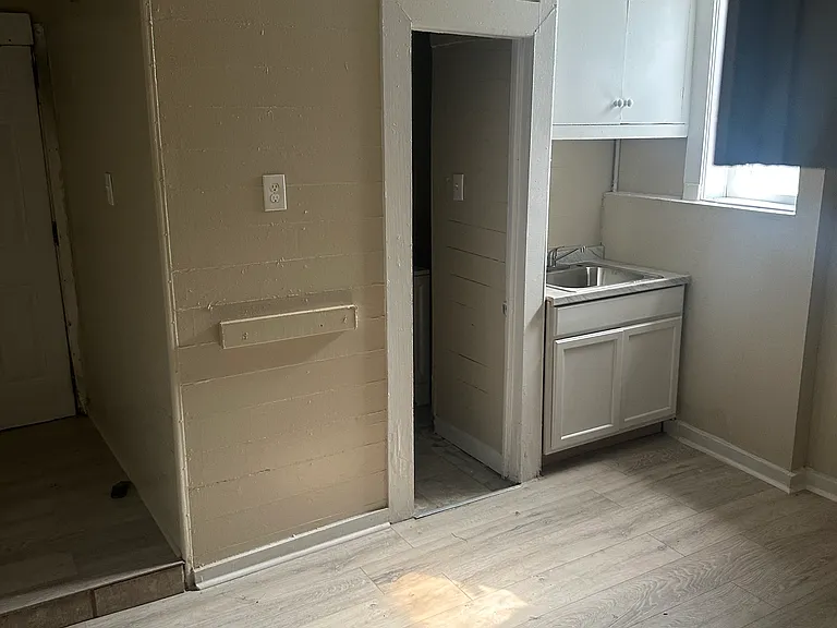 357 S Pkwy E #2 — Photo 9