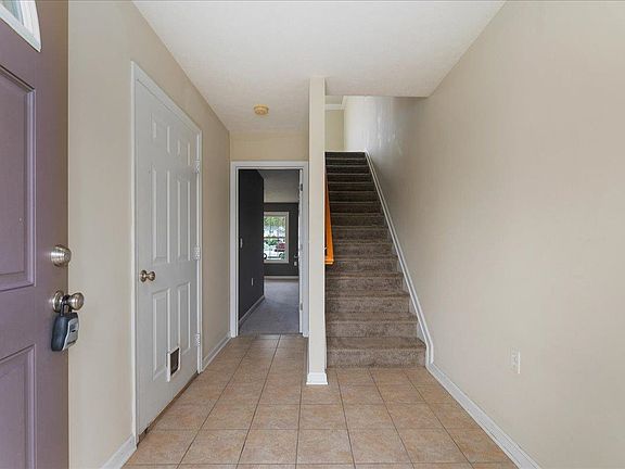 4th image of 3205 Caroline Ct