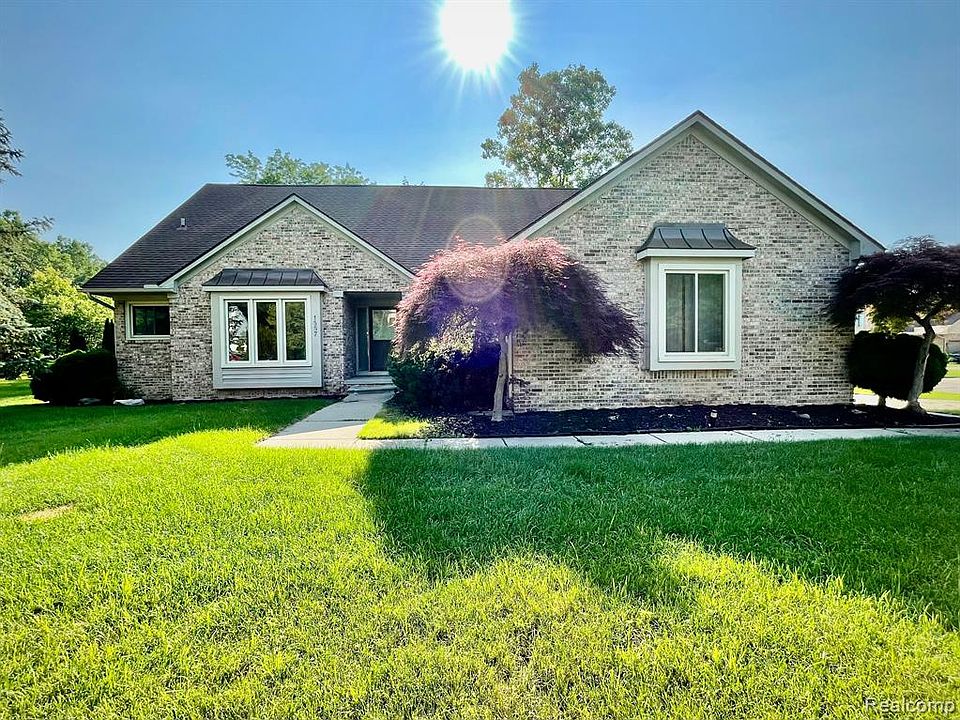 1557 Stauch Dr, West Bloomfield, MI 48324 Zillow