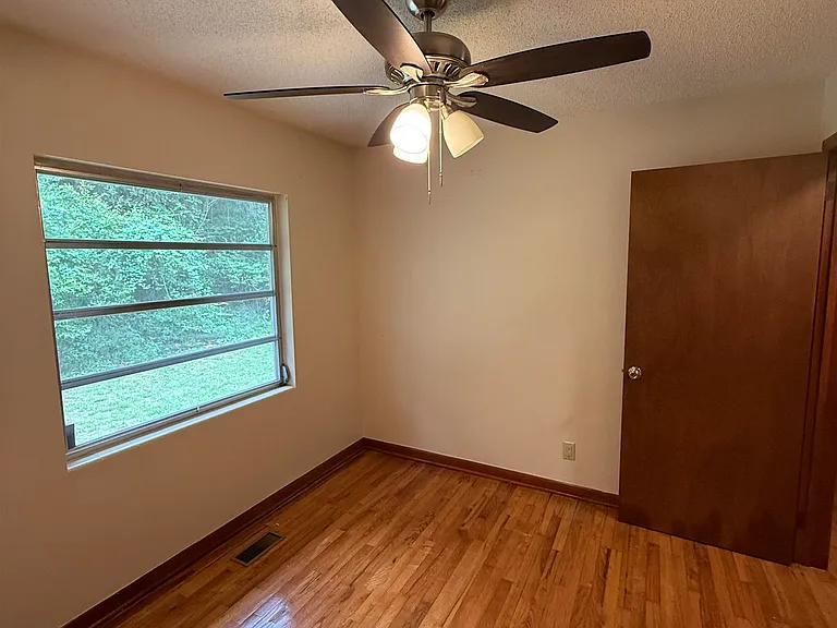 5525 Springhill Rd — Photo 8