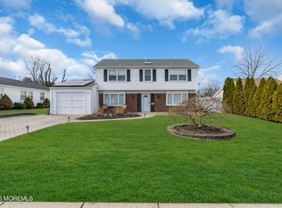 29 Icemeadow Ln, Aberdeen, NJ 07747