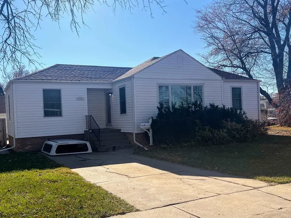 1016 W B, North Platte, NE 69101