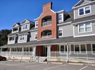 1732 Main St APT 203, Concord, MA 01742
