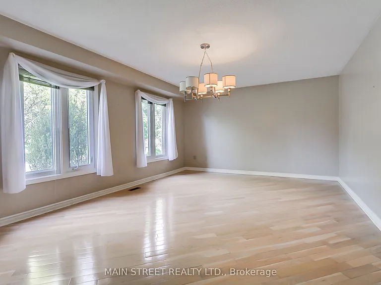 223 Burns Blvd — Photo 11