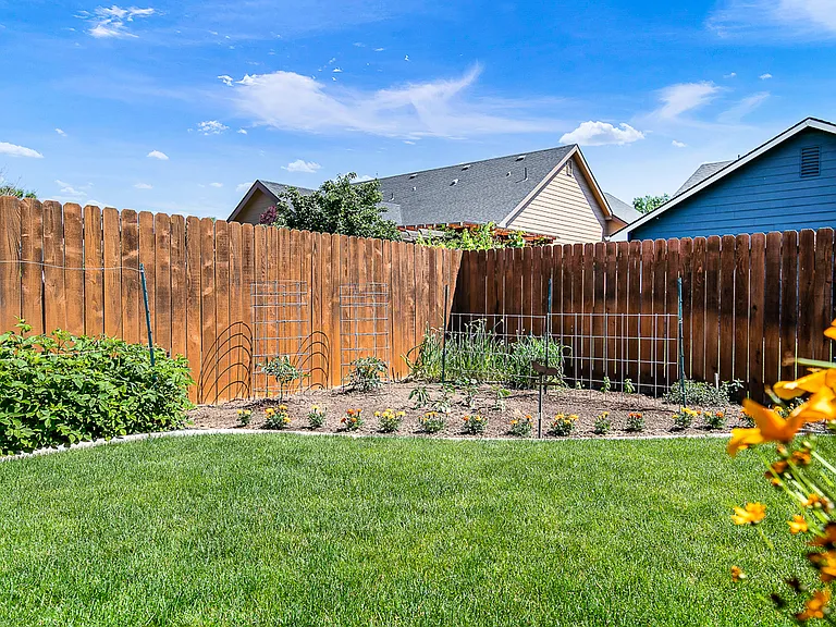 2315 E Conner St — Photo 30