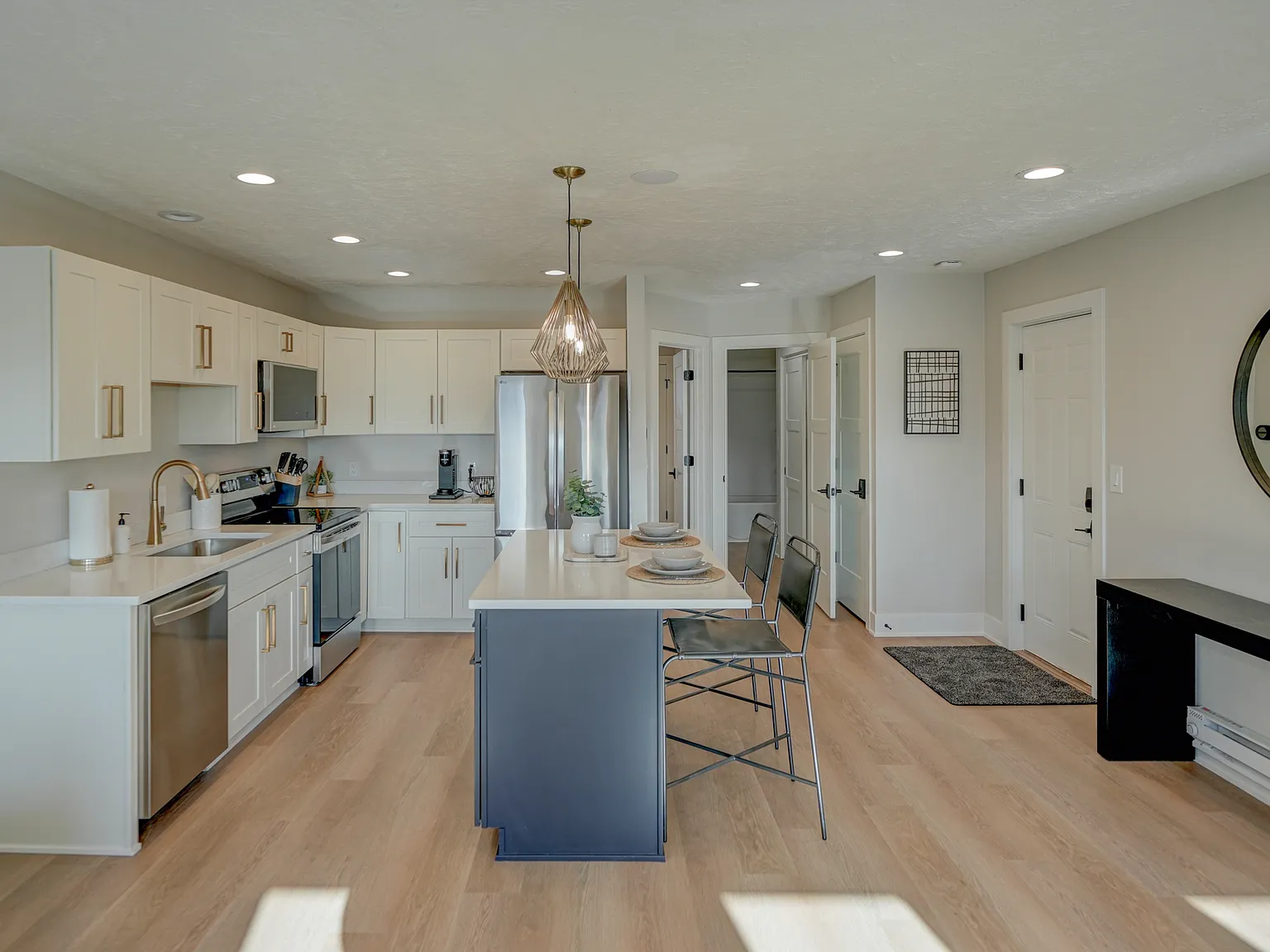 1 bed, 800 sqft, $1,000 — Photo 2