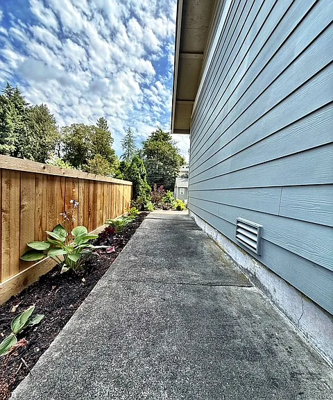 523 S Constitution Ave #B — Photo 34