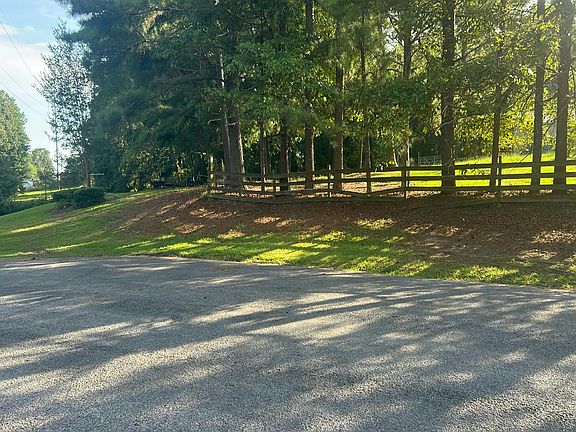 5th image of 256 Forest Dr