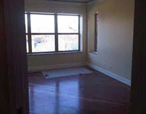 3rd image of 7225 N Rogers Ave #2