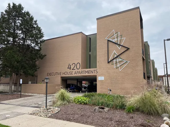 Executive House Apartments