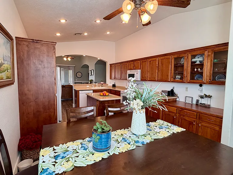 457 Highland View Ct — Photo 9