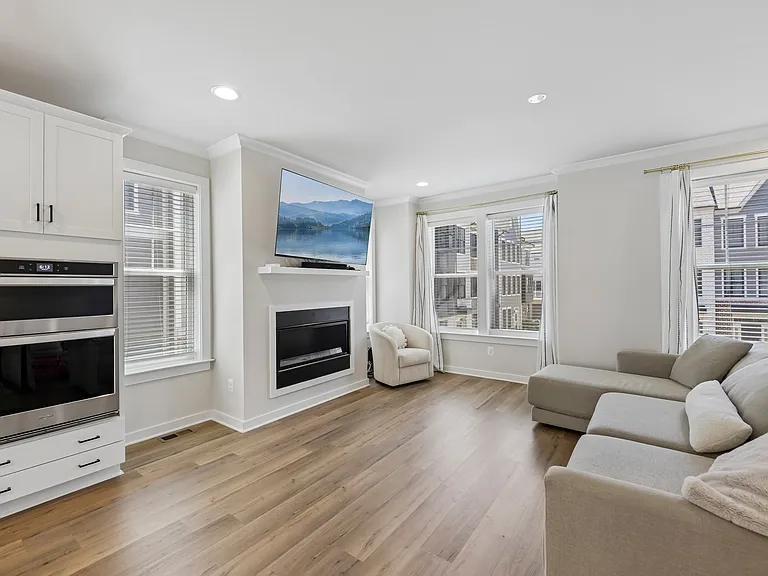 283 Willis St — Photo 6