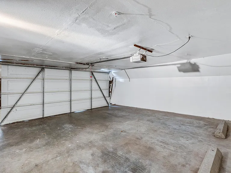 2817 W Grand Ave — Photo 13