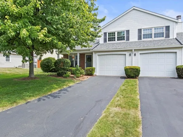 10 Old Pine Ln, Rochester, NY 14615