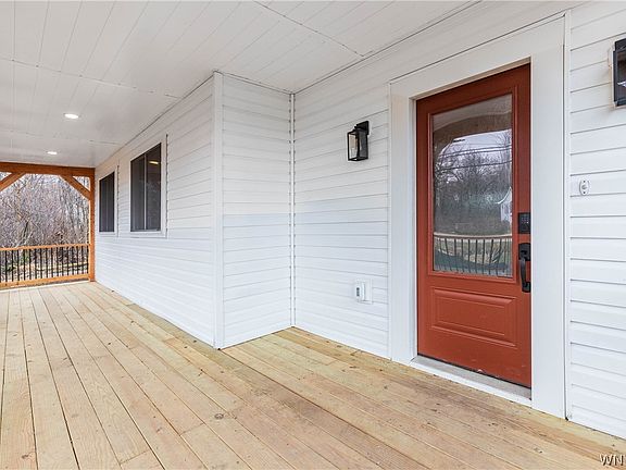 5th image of 789 Lake St