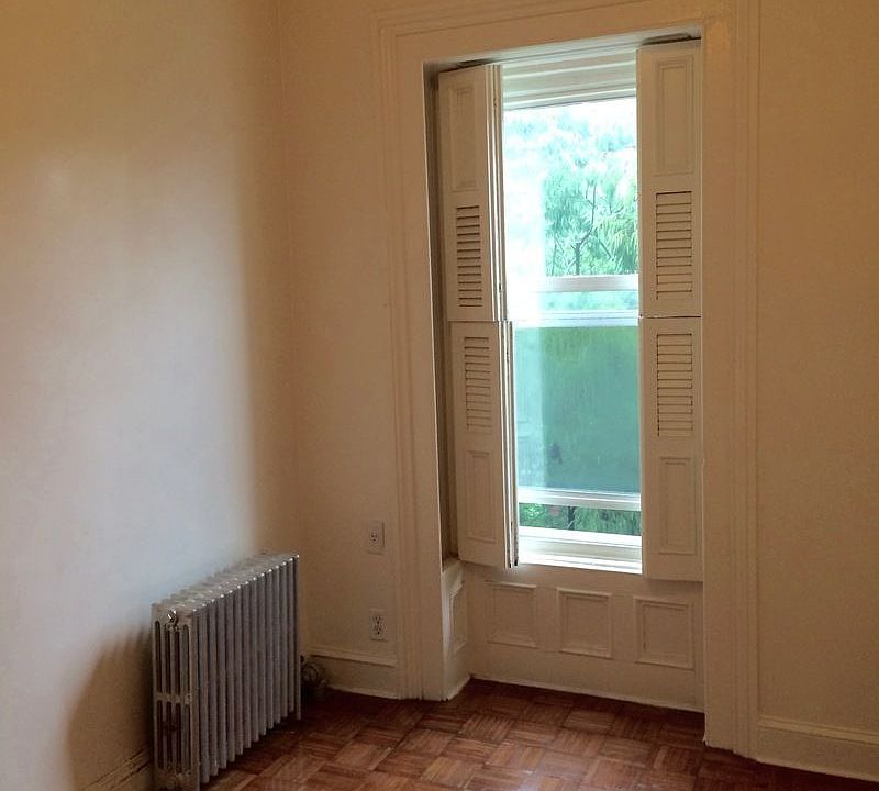 1st image of 154 Gates Ave #3
