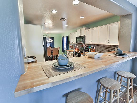2nd image of 10358 N 116th Ln